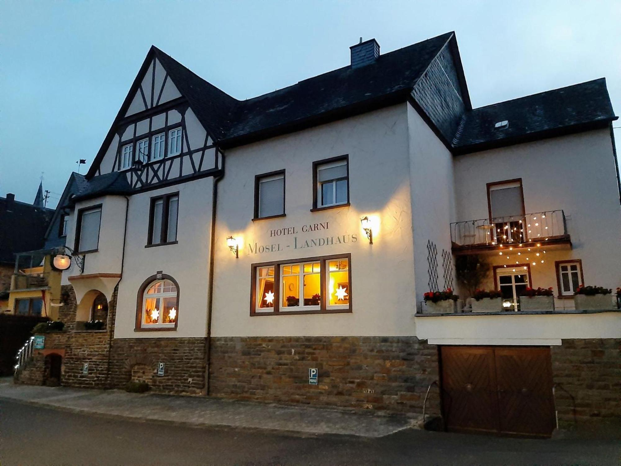 Mosel-Landhaus Am Moselufer B&B Briedern 外观 照片