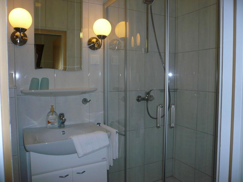 Mosel-Landhaus Am Moselufer B&B Briedern 外观 照片